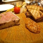 ザ ロビーラウンジ - 豚肉とピスタチオのパテ　エスペレットマスタード、ピクルス（参考：単品価格2,200円）