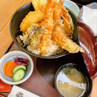 海鮮横丁 うおくに_0