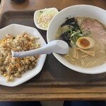 いっぷくラーメン - ラーメン（焼きめしセット）
