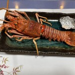 和造りの料理と湯の宿 かず美 - 伊勢海老踊り炭火焼き