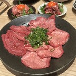 肉ホルモン処 萬 - 