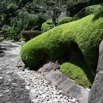 きむら屋 - お店への小道（2014年8月）