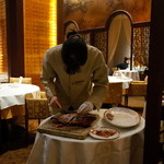 筑紫樓 - 北京ダックをテーブルサイドで取り分け 2015.1.x