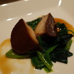 筑紫樓 - 鮑の姿煮(ナイフでカット) 2015.1.x