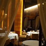 筑紫樓 - メインダイニングの周りには半個室がずらり 2015.1.x