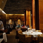 筑紫樓 - ゴージャスな店内 2015.1.x