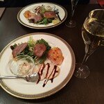 肉と石釜ピザのイタリアン Pizzacozou - 前菜3種(サーモン・鶏ハム・サワーポテト？)＆ローストビーフ