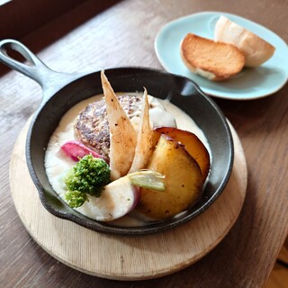 「うまいもの会」限定！三浦大根と冬野菜のあったかハンバーグ