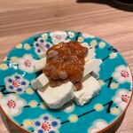 天婦羅と刺身 板前料理 魚天 - クリームチーズの酒盗のせ