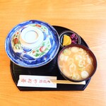 やぶ善 - 蓋付きという特別感。