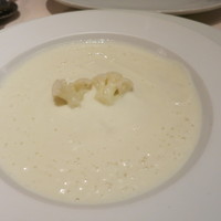 ヌガ - 牡蠣ののムースとカリフラワーのヴルーテ