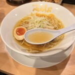 泡系しおとんこつラーメン べらしお - 