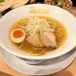 泡系しおとんこつラーメン べらしお - 
