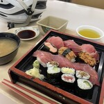 どんぶりや　ありがとう食堂 - 