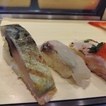 立喰 美登利 - 大名さば(165円)、こち(220円)、かます(132円)