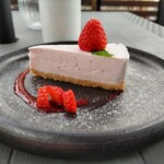 カラダよろこぶカフェ poca poca - いちごのレアチーズケーキ￥550(季節商品)