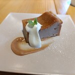カラダよろこぶカフェ poca poca - 試作品と言って出してくれたチーズケーキ。確か栗だったと思う。