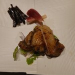 隠れ房 品川 四阿 - 鶏肉、皮もパリパリ