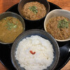 麻布十番 薬膳カレー 新海 - 3種盛り薬膳カレー（S.スリランカ風薬膳スープカレー/B.鶏と生姜の煮込み薬膳カレー/C.豚挽肉と唐辛子の薬膳カレー）