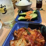 牛徳 - キムチ群も美味しいのだ