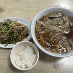 大勝軒 - しいたけそば（800円）、小皿料理のレバニラ（350円）、半ライス（100円）
