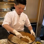 鮨 一二郎 - 12年目のお弟子さん、ゆうまくん。結婚してパパになりました。おめでとう❤️