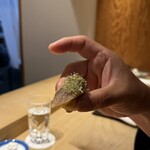 鮨 一二郎 - たっっぷりのおぼろ昆布をのせて。