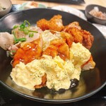 丼 定食 ゆうづつ - ゆうづつ定食のメイン（チキンカツネギ塩豚唐揚げチキン南蛮）