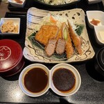 名古屋名物 みそかつ 矢場とん 名古屋城 金シャチ横丁店 - 