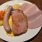 ドイツ国家認定食肉加工マイスターの店 AkitaHam. - 基本のランチセット（ソーセージとハムの盛り合わせ）