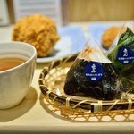 だし茶漬け えん - 炙り明太子おにぎり 180円、めはり（青高菜）おにぎり 170円、和食屋の肉じゃがコロッケ 223円、和食屋のメンチカツ232円(稅外)