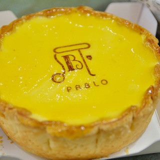 焼きたてチーズタルト専門店PABLO_1