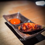 純・懐石焼鳥 串焼ちゃぼ蔵 - 月見つくね 350円