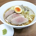 くろす - ☆新着予告☆1/23㈮から、倭鴨らーめん販売開始！￥９８０(税込)　フレンチの技法で鴨をロースト、提供直前で炙る白ネギが相性抜群♡是非お愉しみ下さいませ