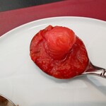 ベルエキップ - 後から右側を追加で食べると
      酸味を残したトマトソースが組み合わさり
      
      爽やかなトマトの酸味と
      子羊の旨みあるラグー（ミートソース）の合わせ技で
      
      口の中でトマトソースのラグーが完成する♪