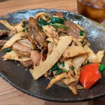 79 PHUONG DONG RESTAURANT - カエルとメンマの炒めもの