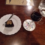 シティーライト -   ノアケーキ(右)      琥珀の女王(右)   