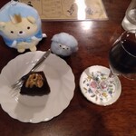 シティーライト - ノアケーキ(右)    琥珀の女王(左)   おうじ   おつきのコ