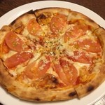 Tomatoandoonion - たっぷりトマトのピザ