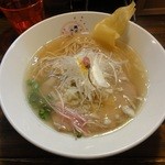 麺匠 さくら咲く - 桜花塩らぁめん（全粒粉入り麺）