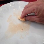 ベルエキップ - カレーのパンとのペアリングとも合ってる♪
      
      旨味の後味感がジンワリと心地良く続き
      徐々に減衰していく様も、楽しい♪
      
      今日はいろんな種類の
      旨味の後味感が楽しめて幸せだなあ❗️