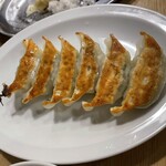 太陽ホエール - 野毛本店の焼き餃子【2枚目】。