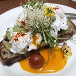 Doña Bakehouse - アボカド＆エッグのタルティーヌ