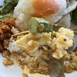 SK SUPER MARKET - 混ぜ混ぜして食べる。