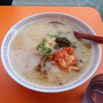 Kinryu Ramen Dotonbori Ten - Kinryu Ramen, JPY 900 + Free Kimchi, Garlic Chives, and Garlic