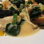 菜厨瑠 - アクアパッツアの牡蠣は大粒　ソースはブールブランソース