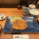 名代とんかつ かつくら 成城コルティ店 - 