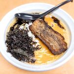 ド豚骨 貫 - 料理写真:味噌（黒マー油）