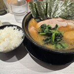 横浜家系 てつ家 - 