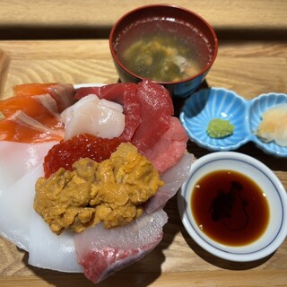 立ち食い海鮮丼 みこ食堂_1